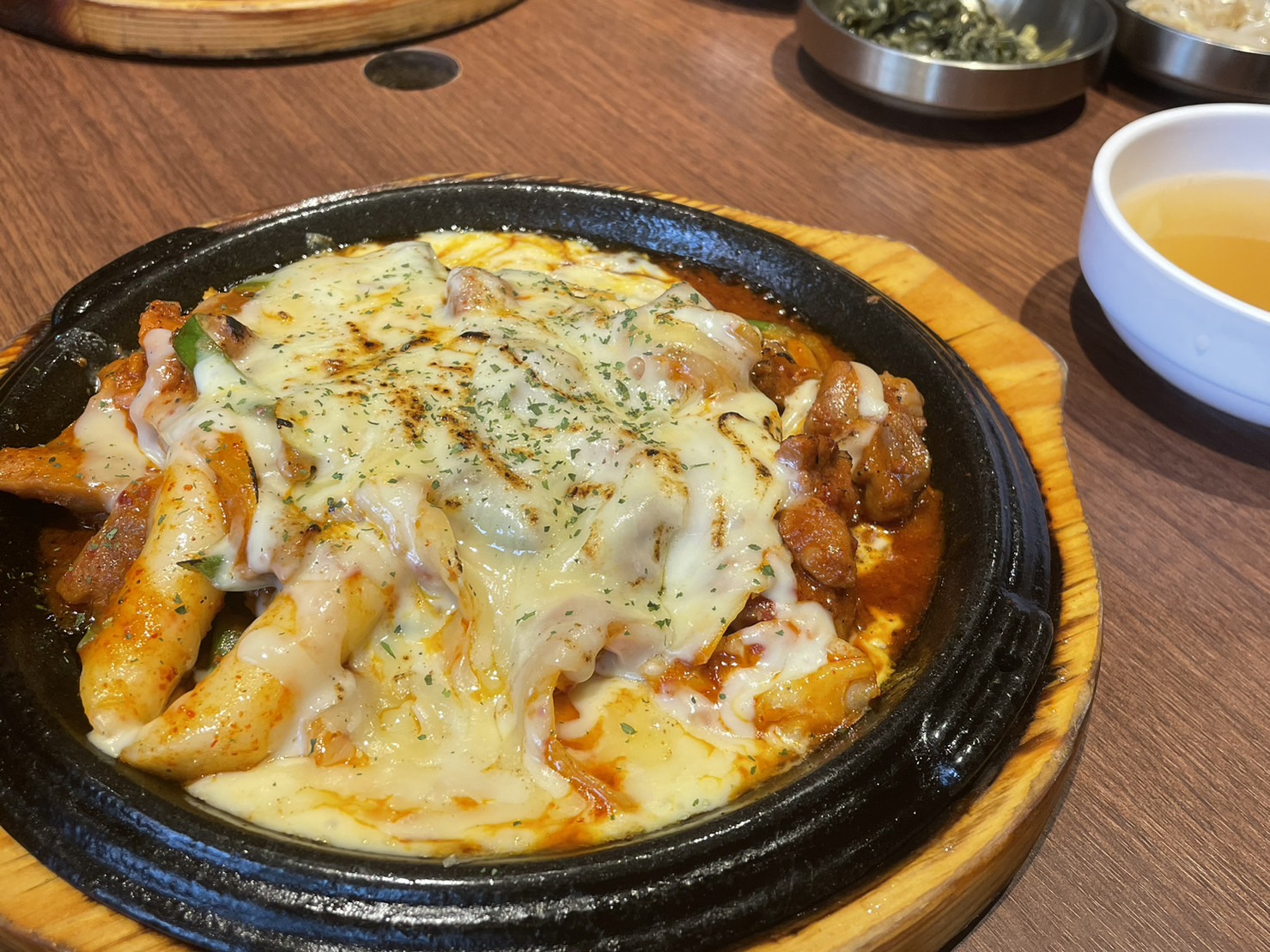 韓国料理屋さん?